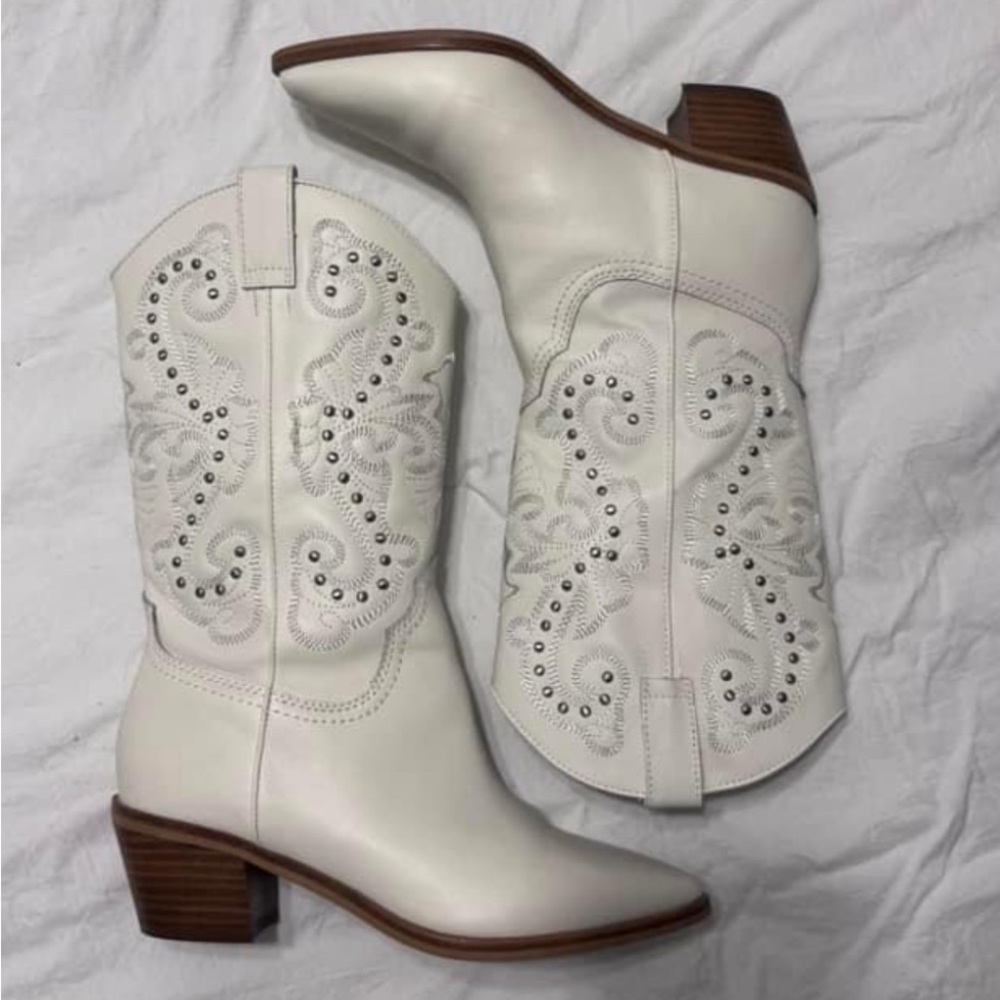 DOLCE VITA WHITE EMBELLISHED COWGIRL BOOT